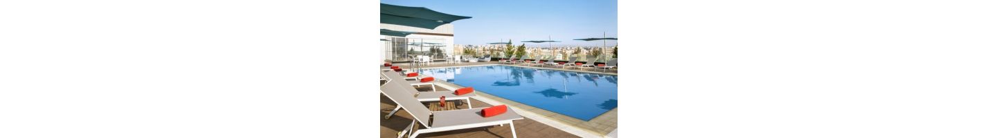 Unwind and relax at our state-of-the-art Fitness Club, featuring a stunning rooftop pool. Take a refreshing dip while enjoying breath-taking views overlooking Abdali and the vibrant capital, and let the tranquillity help you rejuvenate and de-stress.